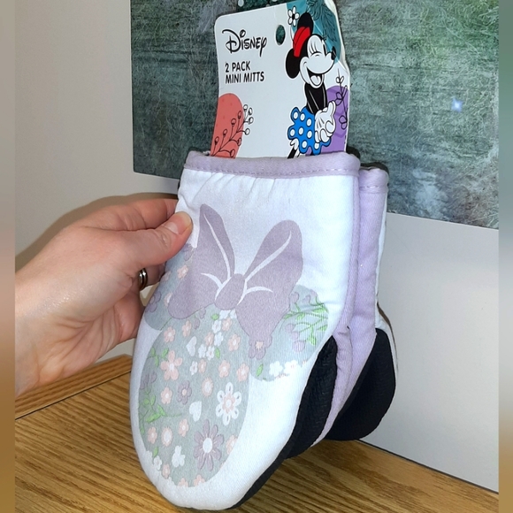 Mickey & Minnie Mouse Mini Mitts - 2 Sets NWT - Picture 6 of 11